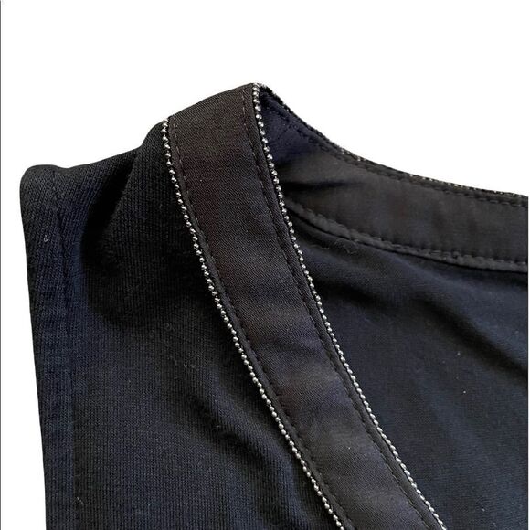 White house black market black sleeveless blouse with beaded V neckline XS - Picture 5 of 6